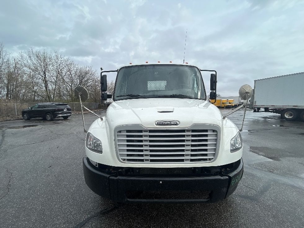 Flatbed Truck-Light and Medium Duty Trucks-Freightliner-2022-M2-Middlefield-OH-367,003\n\t\tmiles-$ 27,750 - Image 2