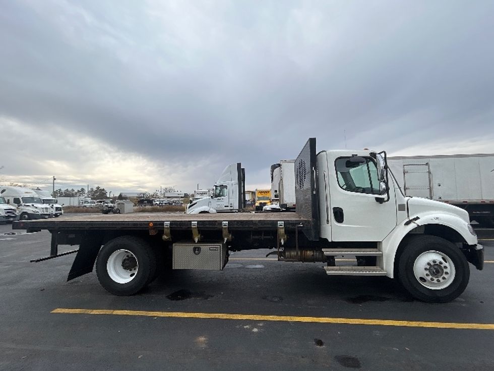 Flatbed Truck-Light and Medium Duty Trucks-Freightliner-2022-M2-Milwaukee-WI-57,038\n\t\tmiles-$ 68,000 - Image 15