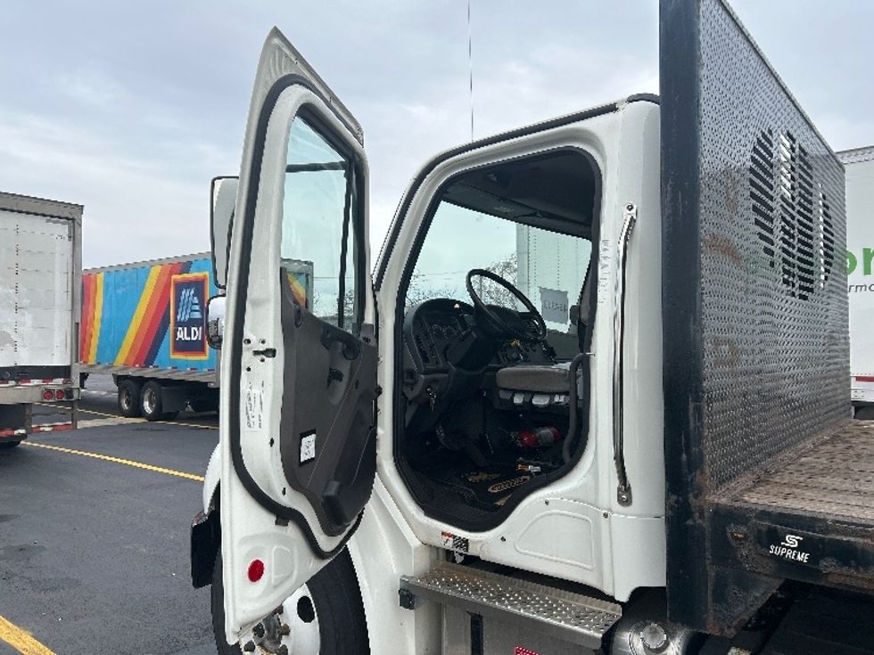 Flatbed Truck-Light and Medium Duty Trucks-Freightliner-2022-M2-Milwaukee-WI-57,038\n\t\tmiles-$ 68,000 - Image 16