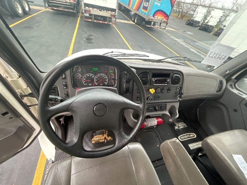 Flatbed Truck-Light and Medium Duty Trucks-Freightliner-2022-M2-Milwaukee-WI-57,038\n\t\tmiles-$ 68,000 - Image 18