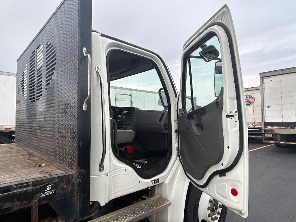 Flatbed Truck-Light and Medium Duty Trucks-Freightliner-2022-M2-Milwaukee-WI-57,038\n\t\tmiles-$ 68,000 - Image 20