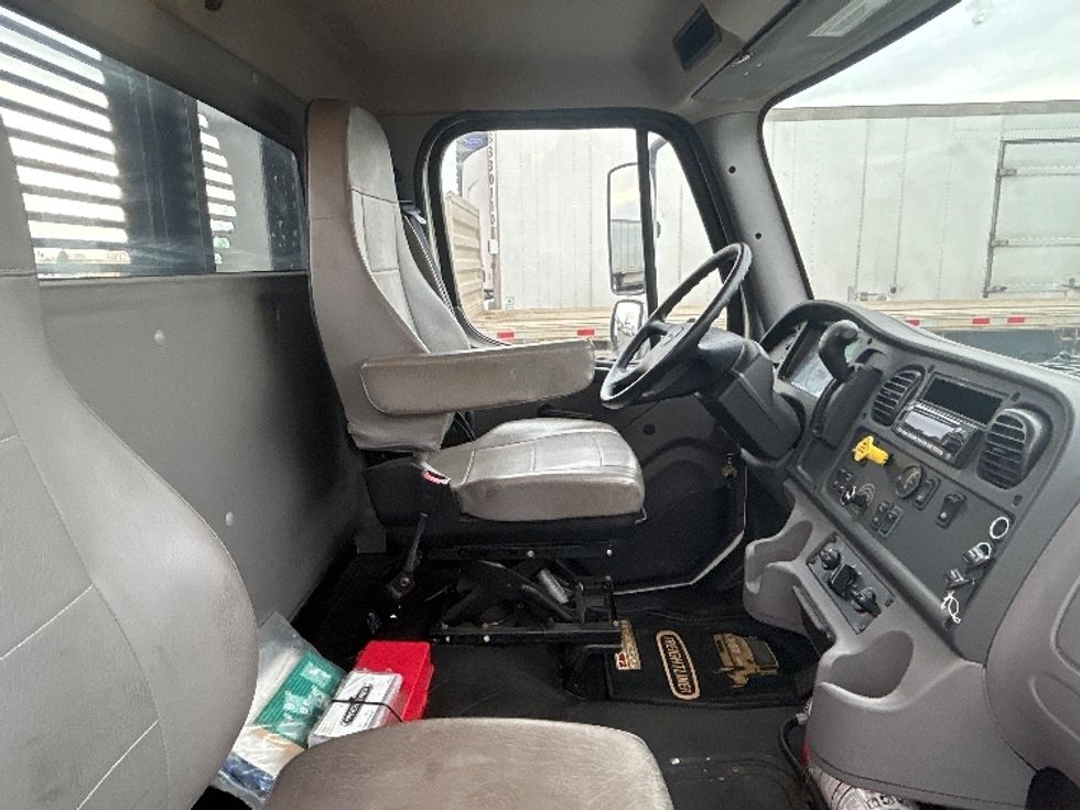 Flatbed Truck-Light and Medium Duty Trucks-Freightliner-2022-M2-Milwaukee-WI-57,038\n\t\tmiles-$ 68,000 - Image 22