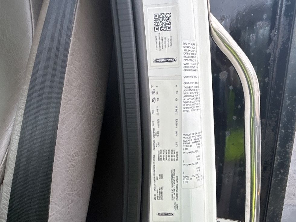 Flatbed Truck-Light and Medium Duty Trucks-Freightliner-2022-M2-Milwaukee-WI-57,038\n\t\tmiles-$ 68,000 - Image 25