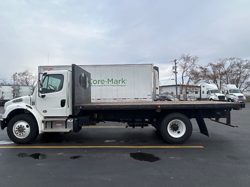 Flatbed Truck-Light and Medium Duty Trucks-Freightliner-2022-M2-Milwaukee-WI-57,038\n\t\tmiles-$ 68,000 - Image 4