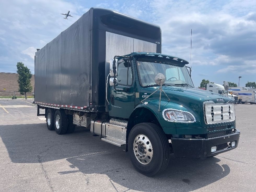Flatbed Truck-Light and Medium Duty Trucks-Freightliner-2022-M2-Mississauga-ON-150,670\n\t\tkm-$ 119,500 - Image 1