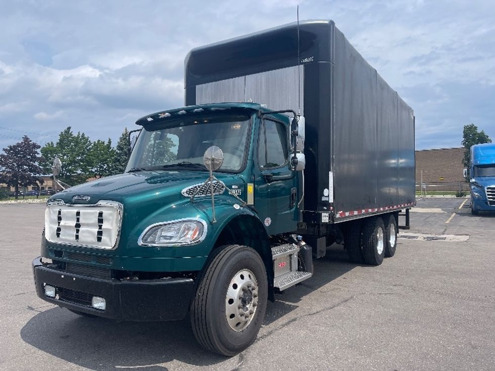 Flatbed Truck-Light and Medium Duty Trucks-Freightliner-2022-M2-Mississauga-ON-150,670\n\t\tkm-$ 119,500 - Image 3