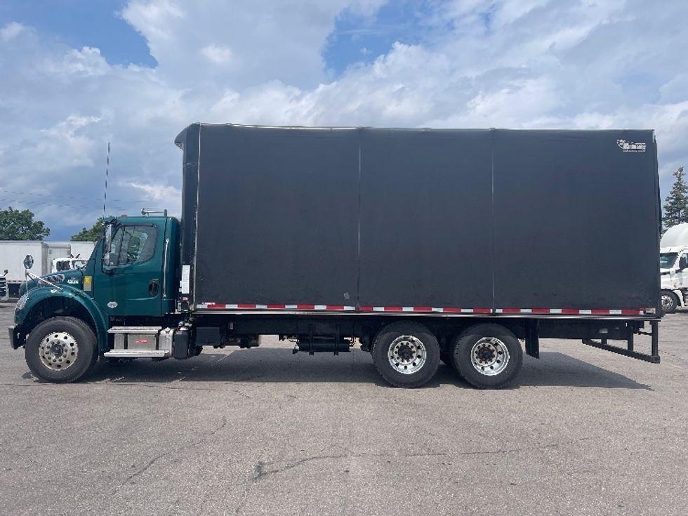 Flatbed Truck-Light and Medium Duty Trucks-Freightliner-2022-M2-Mississauga-ON-150,670\n\t\tkm-$ 119,500 - Image 4