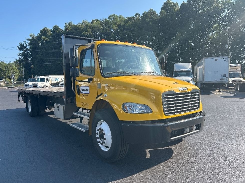 Flatbed Truck-Light and Medium Duty Trucks-Freightliner-2022-M2-Norcross-GA-164,666\n\t\tmiles-$ 66,250 - Image 1