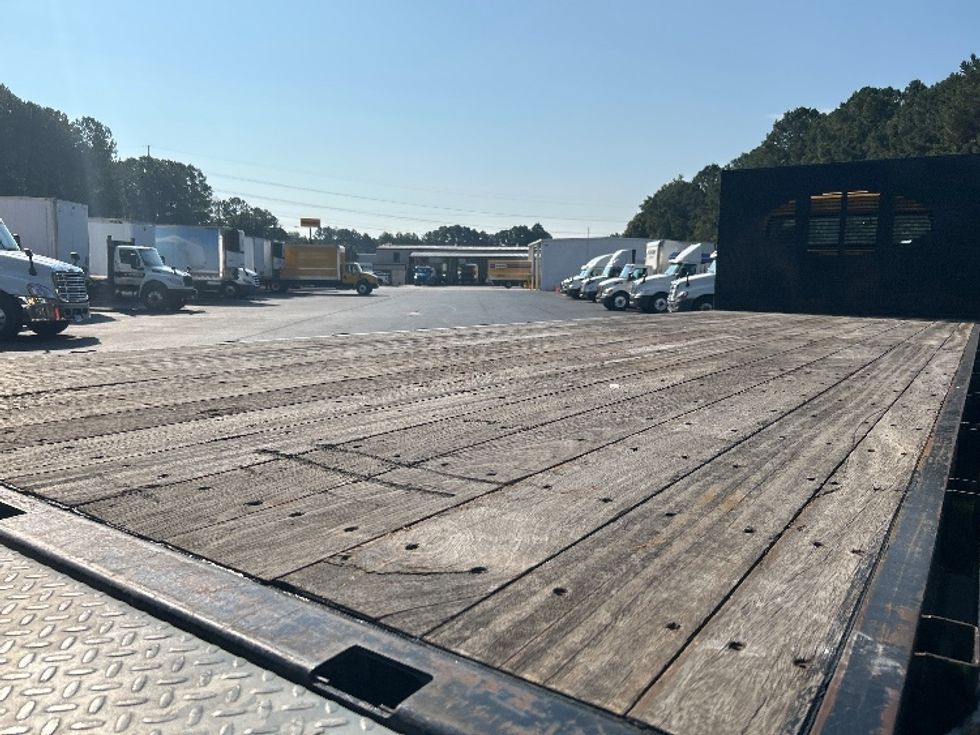 Flatbed Truck-Light and Medium Duty Trucks-Freightliner-2022-M2-Norcross-GA-164,666\n\t\tmiles-$ 66,250 - Image 11
