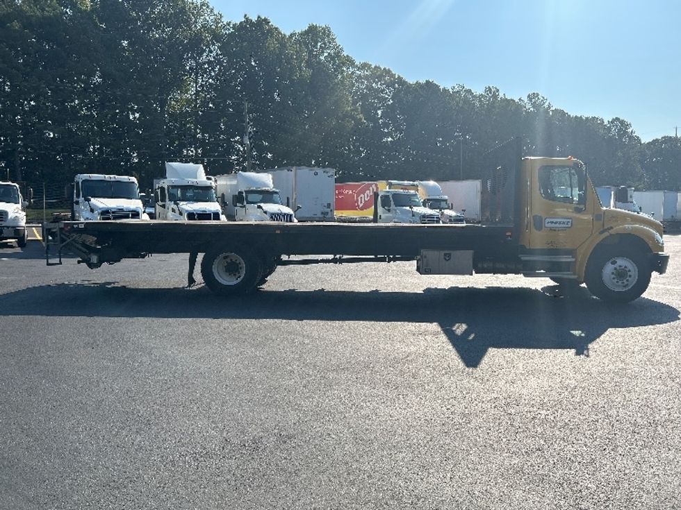 Flatbed Truck-Light and Medium Duty Trucks-Freightliner-2022-M2-Norcross-GA-164,666\n\t\tmiles-$ 66,250 - Image 15