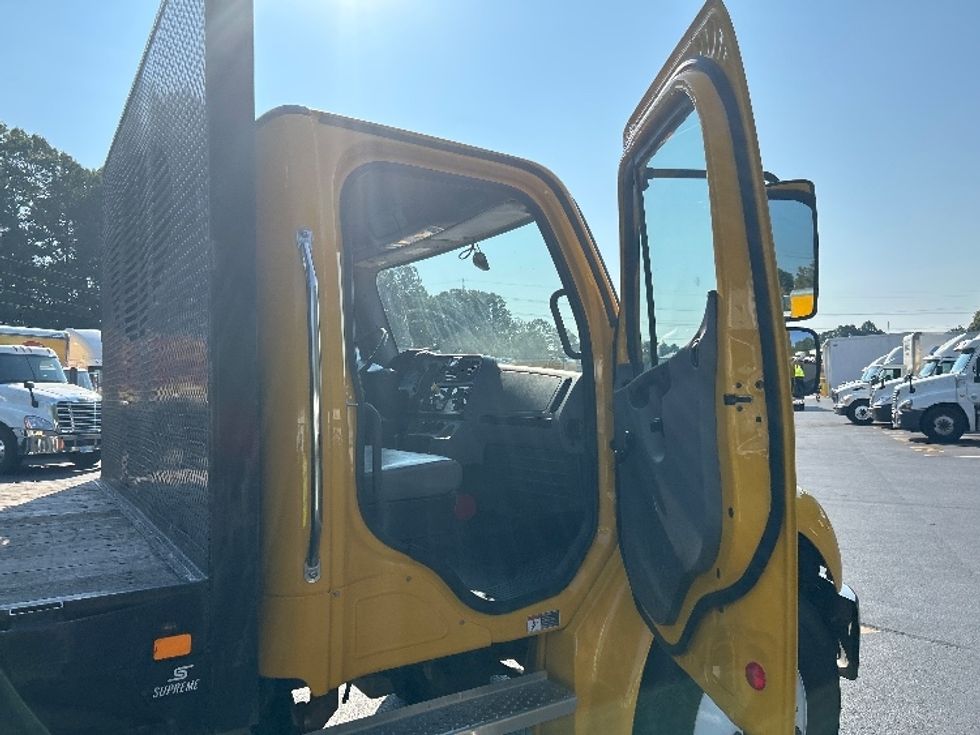 Flatbed Truck-Light and Medium Duty Trucks-Freightliner-2022-M2-Norcross-GA-164,666\n\t\tmiles-$ 66,250 - Image 20