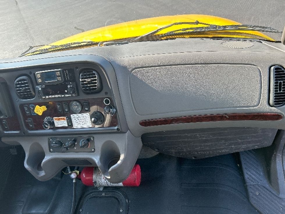 Flatbed Truck-Light and Medium Duty Trucks-Freightliner-2022-M2-Norcross-GA-164,666\n\t\tmiles-$ 66,250 - Image 21