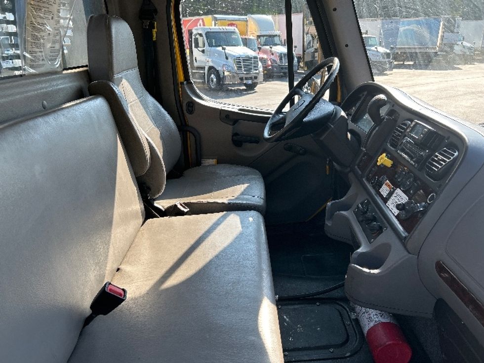 Flatbed Truck-Light and Medium Duty Trucks-Freightliner-2022-M2-Norcross-GA-164,666\n\t\tmiles-$ 66,250 - Image 22