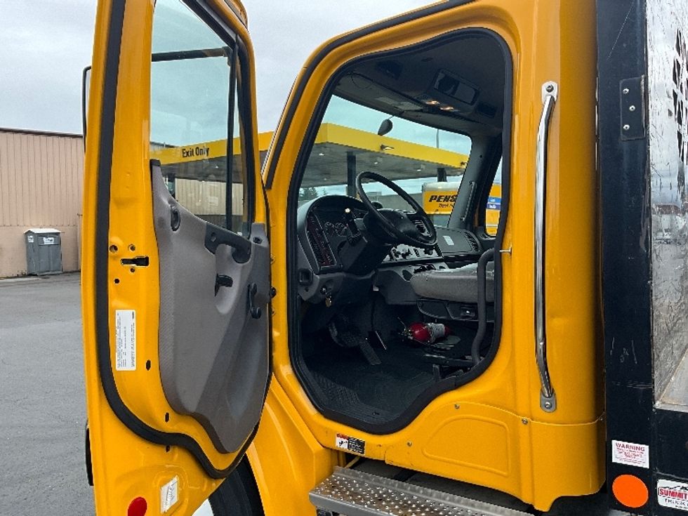 Flatbed Truck-Light and Medium Duty Trucks-Freightliner-2022-M2-Portland-OR-108,604\n\t\tmiles-$ 65,750 - Image 16