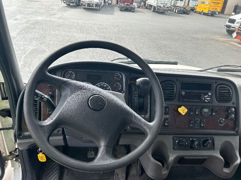 Flatbed Truck-Light and Medium Duty Trucks-Freightliner-2022-M2-Reading-PA-214,366\n\t\tmiles-$ 45,000 - Image 18
