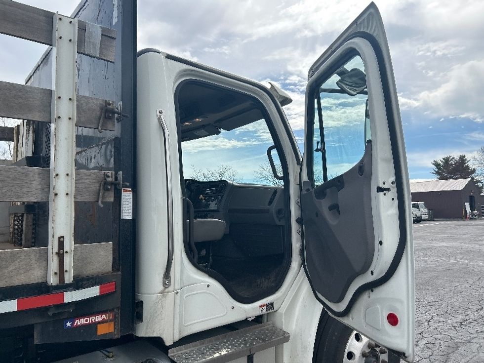 Flatbed Truck-Light and Medium Duty Trucks-Freightliner-2022-M2-Reading-PA-214,366\n\t\tmiles-$ 45,000 - Image 20