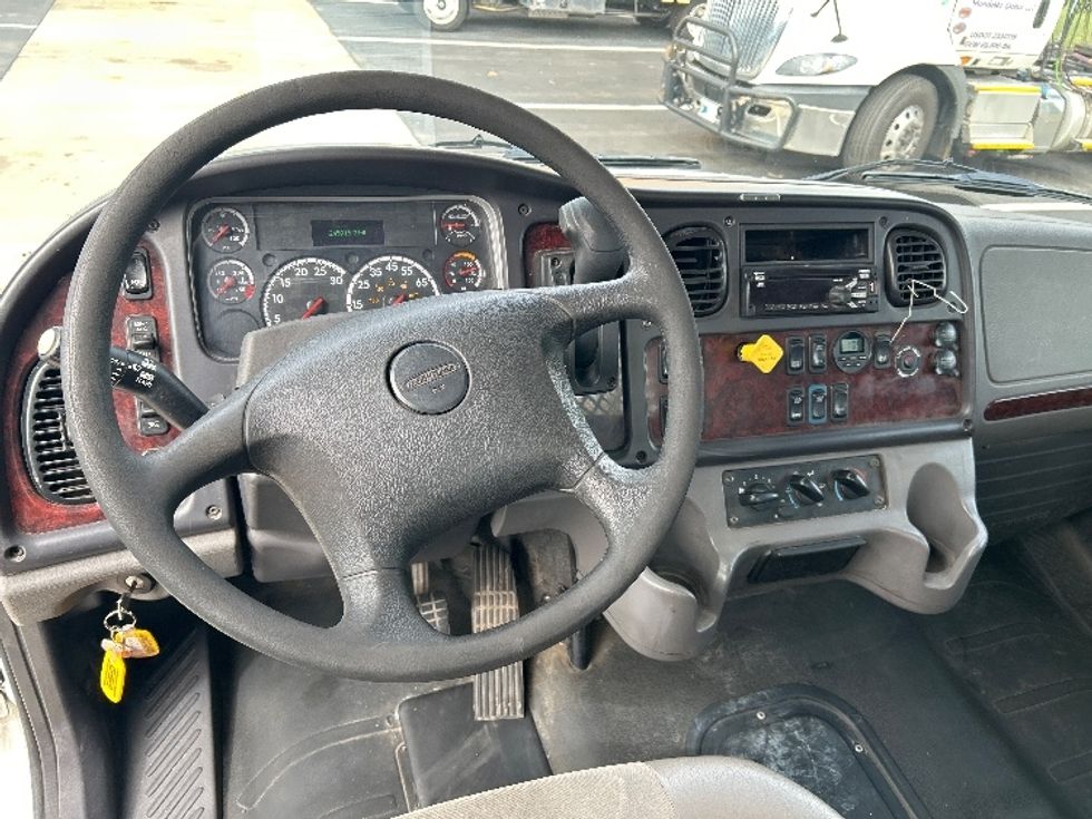 Flatbed Truck-Light and Medium Duty Trucks-Freightliner-2022-M2-Reading-PA-245,912\n\t\tmiles-$ 33,750 - Image 17