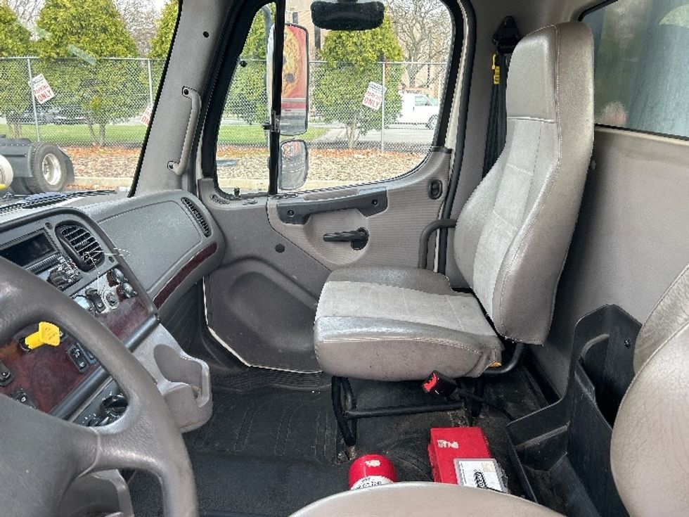 Flatbed Truck-Light and Medium Duty Trucks-Freightliner-2022-M2-Reading-PA-245,912\n\t\tmiles-$ 33,750 - Image 18