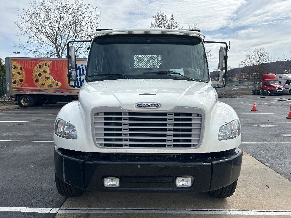 Flatbed Truck-Light and Medium Duty Trucks-Freightliner-2022-M2-Reading-PA-245,912\n\t\tmiles-$ 33,750 - Image 2