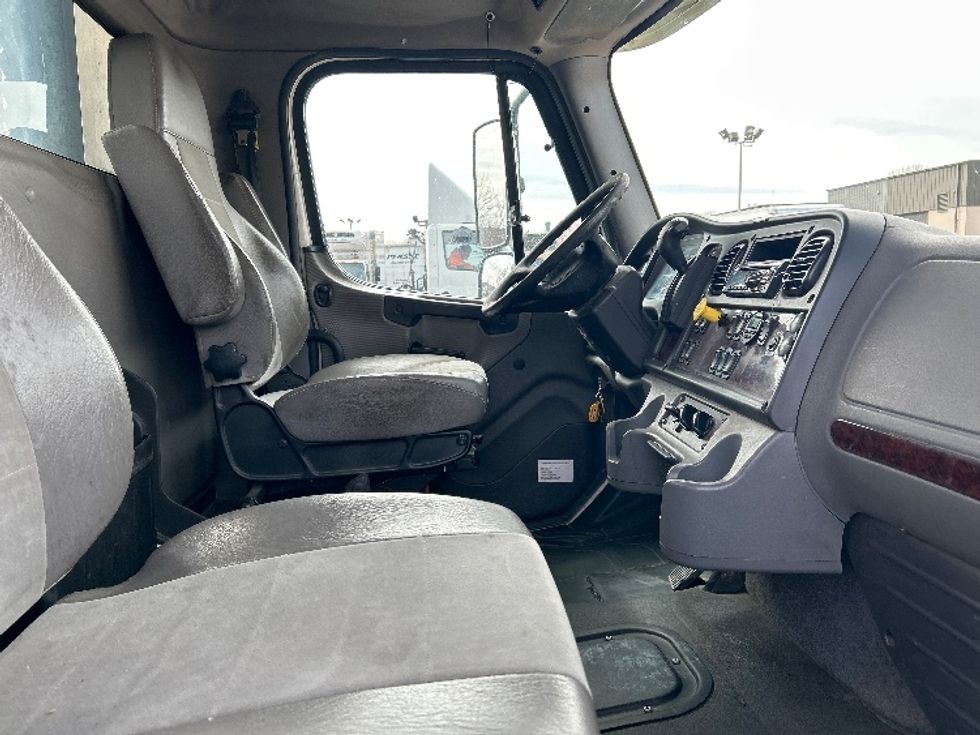 Flatbed Truck-Light and Medium Duty Trucks-Freightliner-2022-M2-Reading-PA-245,912\n\t\tmiles-$ 33,750 - Image 21