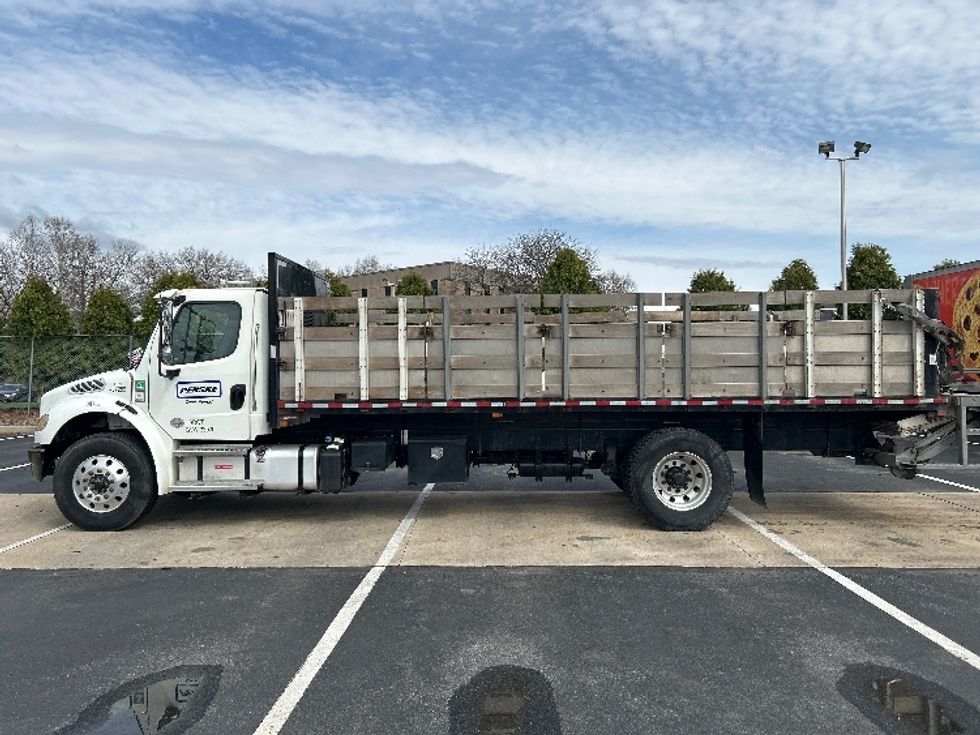 Flatbed Truck-Light and Medium Duty Trucks-Freightliner-2022-M2-Reading-PA-245,912\n\t\tmiles-$ 33,750 - Image 4