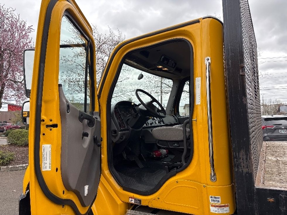 Flatbed Truck-Light and Medium Duty Trucks-Freightliner-2022-M2-Redmond-OR-80,052\n\t\tmiles-$ 69,000 - Image 13