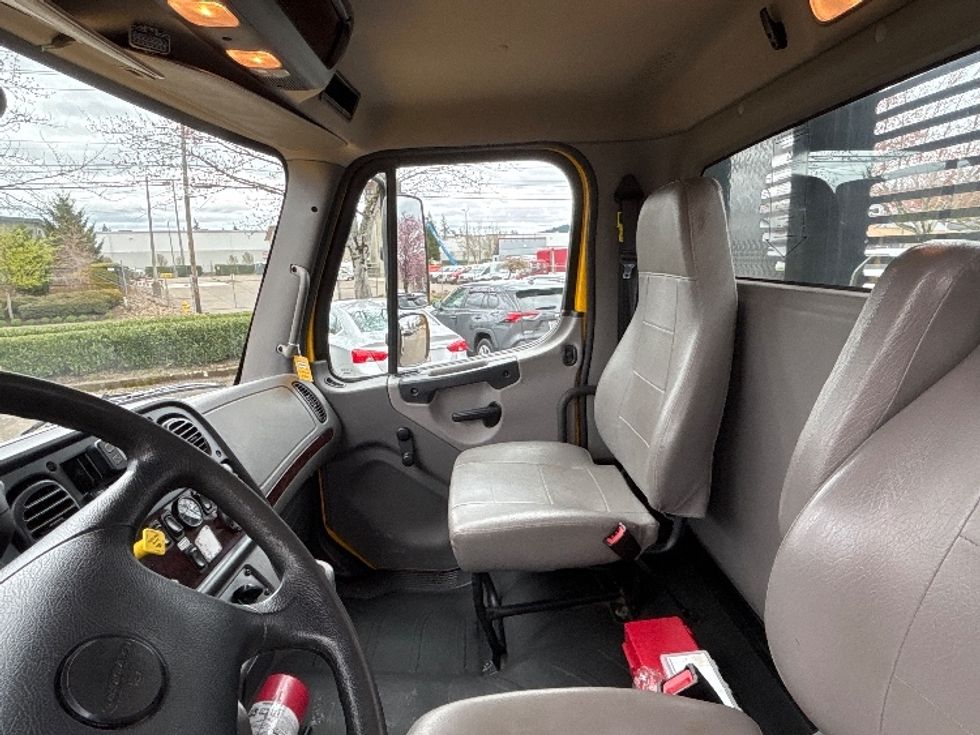 Flatbed Truck-Light and Medium Duty Trucks-Freightliner-2022-M2-Redmond-OR-80,052\n\t\tmiles-$ 69,000 - Image 16