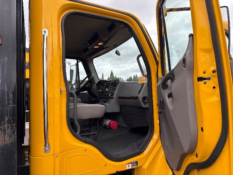 Flatbed Truck-Light and Medium Duty Trucks-Freightliner-2022-M2-Redmond-OR-80,052\n\t\tmiles-$ 69,000 - Image 17