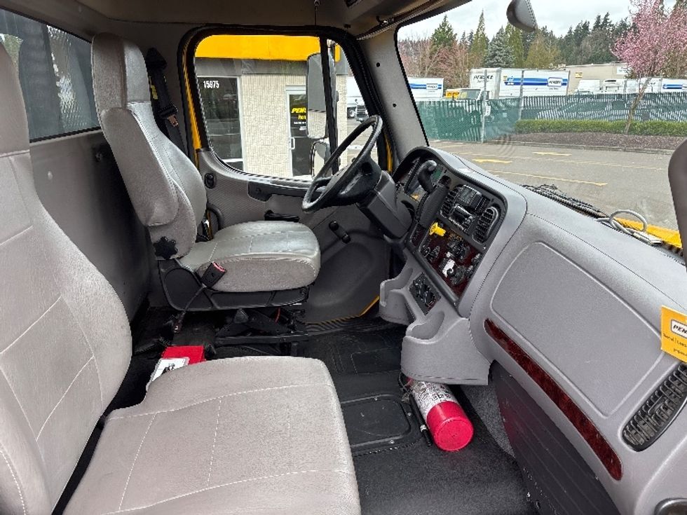 Flatbed Truck-Light and Medium Duty Trucks-Freightliner-2022-M2-Redmond-OR-80,052\n\t\tmiles-$ 69,000 - Image 19