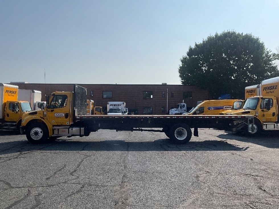 Flatbed Truck-Light and Medium Duty Trucks-Freightliner-2022-M2-Rockville-MD-176,718\n\t\tmiles-$ 60,750 - Image 4