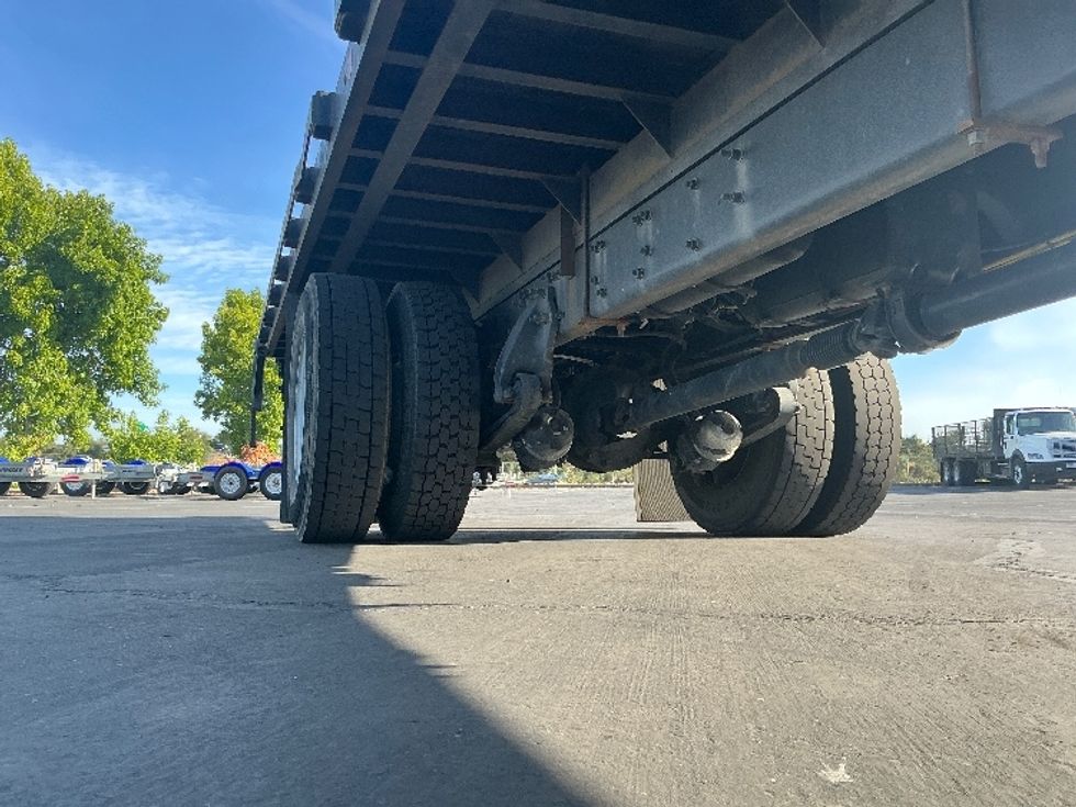 Flatbed Truck-Light and Medium Duty Trucks-Freightliner-2022-M2-Sacramento-CA-121,201\n\t\tmiles-$ 60,750 - Image 11