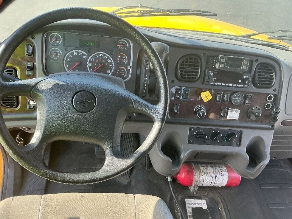 Flatbed Truck-Light and Medium Duty Trucks-Freightliner-2022-M2-Sacramento-CA-121,201\n\t\tmiles-$ 60,750 - Image 15