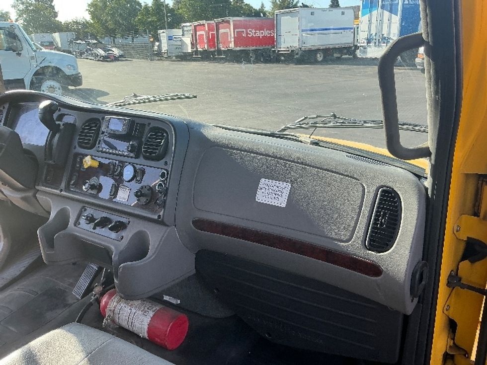 Flatbed Truck-Light and Medium Duty Trucks-Freightliner-2022-M2-Sacramento-CA-121,201\n\t\tmiles-$ 60,750 - Image 18