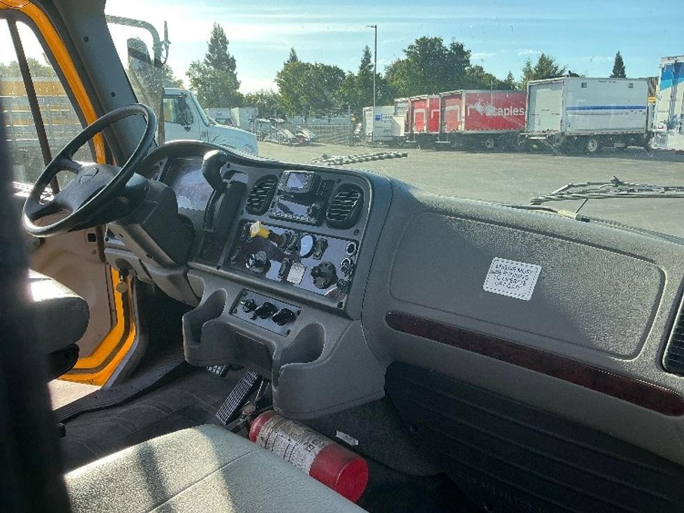 Flatbed Truck-Light and Medium Duty Trucks-Freightliner-2022-M2-Sacramento-CA-121,201\n\t\tmiles-$ 60,750 - Image 19