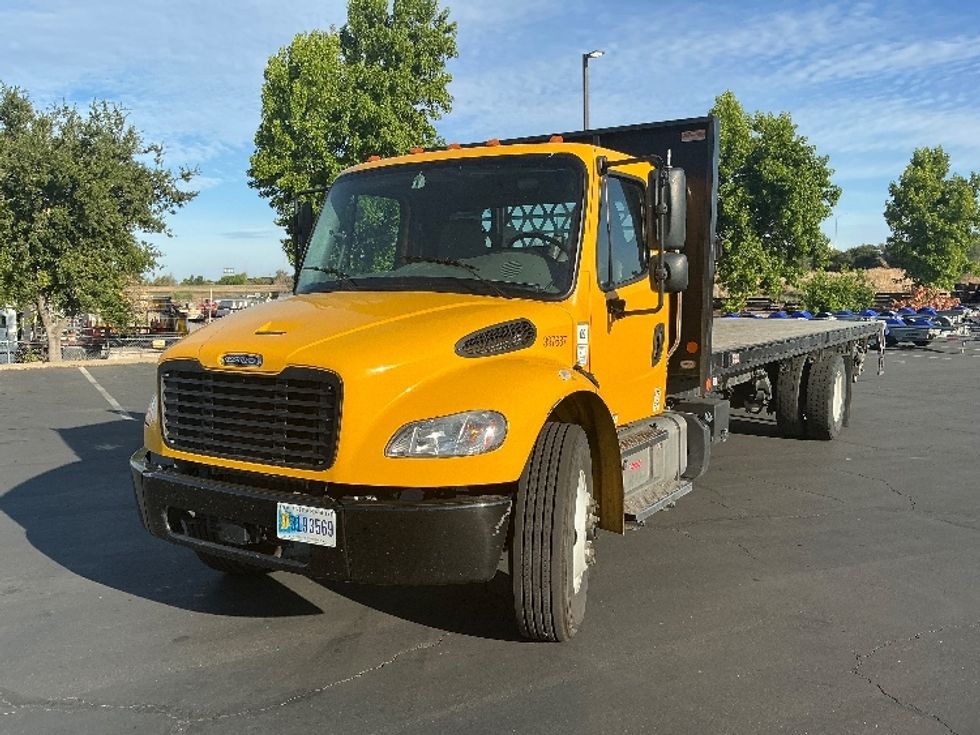 Flatbed Truck-Light and Medium Duty Trucks-Freightliner-2022-M2-Sacramento-CA-121,201\n\t\tmiles-$ 60,750 - Image 3