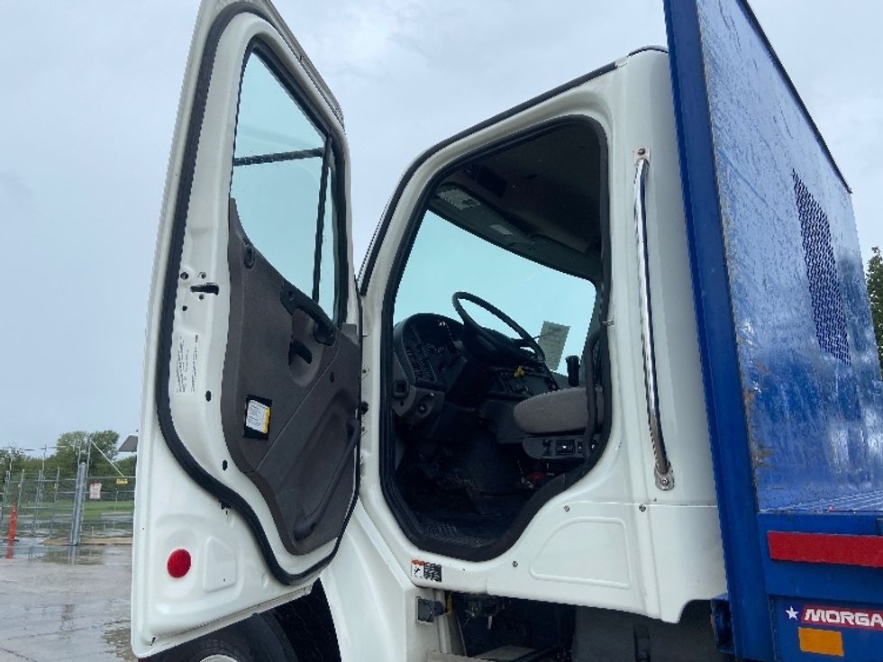 Flatbed Truck-Light and Medium Duty Trucks-Freightliner-2022-M2-San Antonio-TX-229,106\n\t\tmiles-$ 73,250 - Image 15