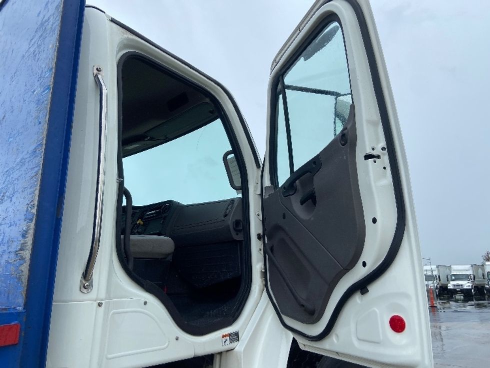 Flatbed Truck-Light and Medium Duty Trucks-Freightliner-2022-M2-San Antonio-TX-229,106\n\t\tmiles-$ 73,250 - Image 19