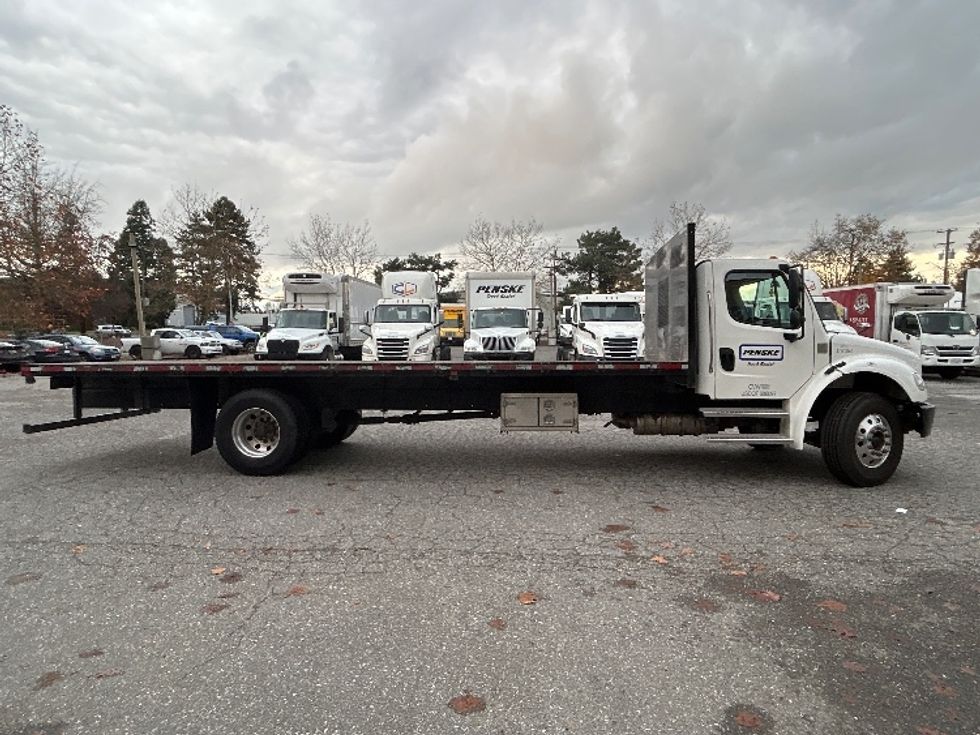 Flatbed Truck-Light and Medium Duty Trucks-Freightliner-2022-M2-Surrey-BC-113,370\n\t\tkm-$ 101,500 - Image 10