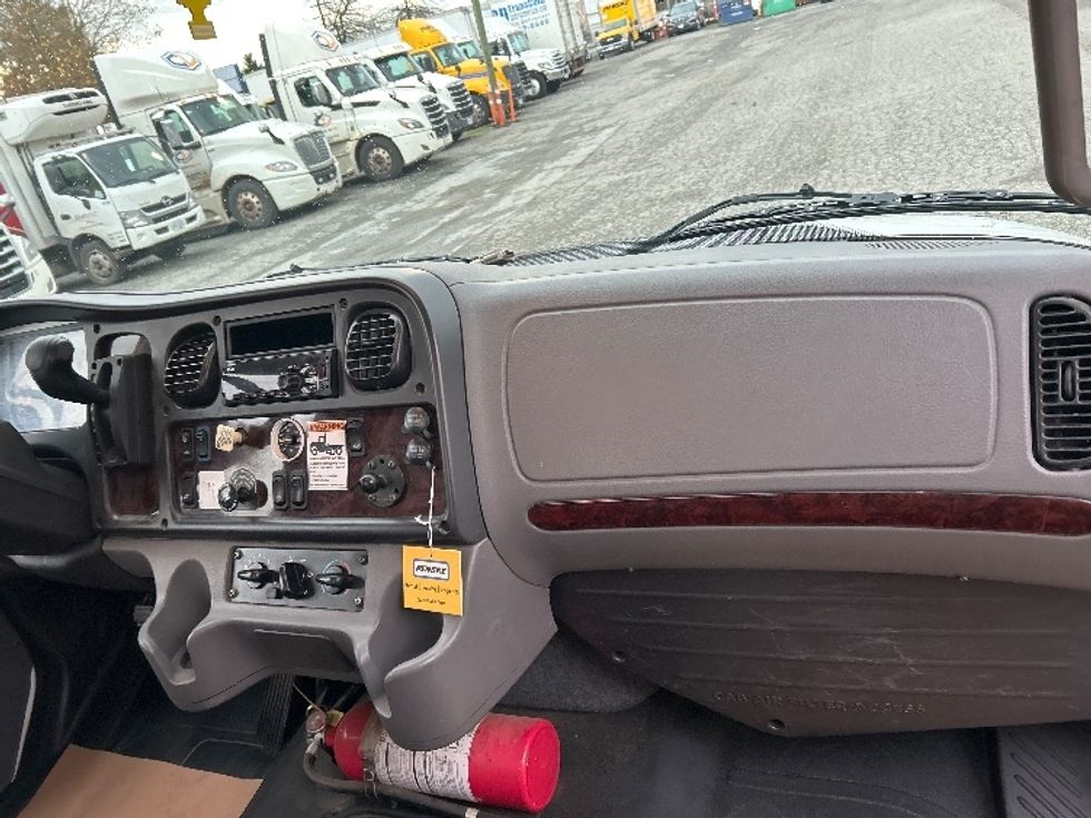 Flatbed Truck-Light and Medium Duty Trucks-Freightliner-2022-M2-Surrey-BC-113,370\n\t\tkm-$ 101,500 - Image 16