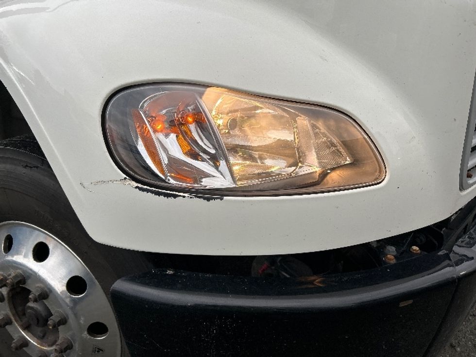 Flatbed Truck-Light and Medium Duty Trucks-Freightliner-2022-M2-Surrey-BC-113,370\n\t\tkm-$ 101,500 - Image 21