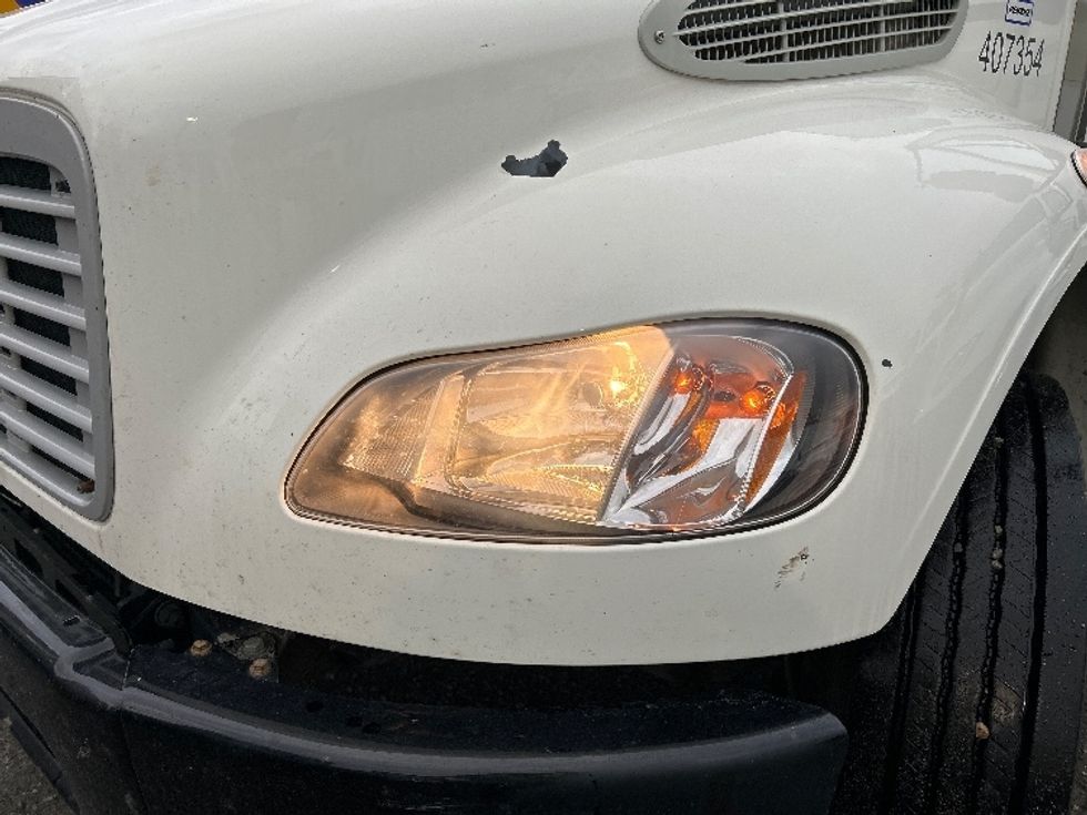 Flatbed Truck-Light and Medium Duty Trucks-Freightliner-2022-M2-Surrey-BC-113,370\n\t\tkm-$ 101,500 - Image 22