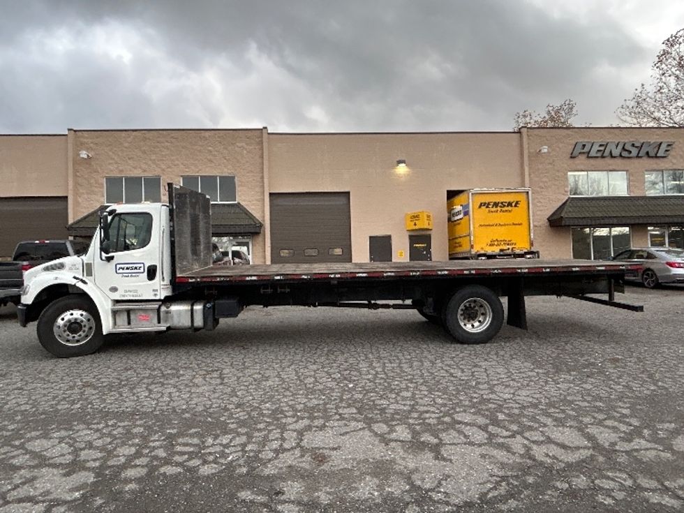 Flatbed Truck-Light and Medium Duty Trucks-Freightliner-2022-M2-Surrey-BC-113,370\n\t\tkm-$ 101,500 - Image 4