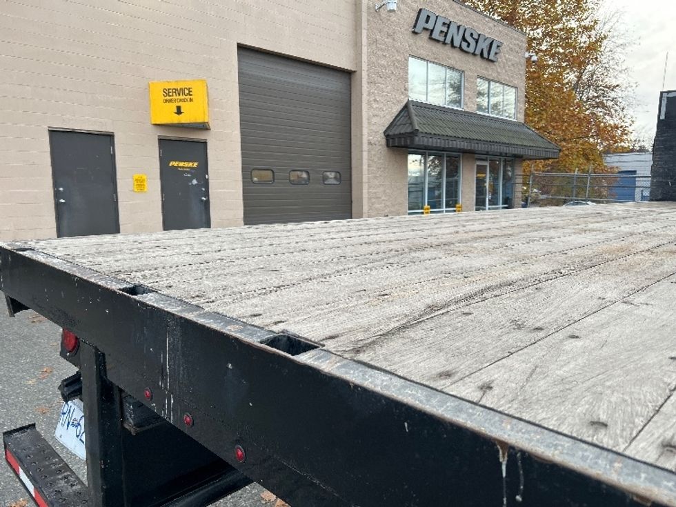 Flatbed Truck-Light and Medium Duty Trucks-Freightliner-2022-M2-Surrey-BC-91,686\n\t\tkm-$ 103,000 - Image 10