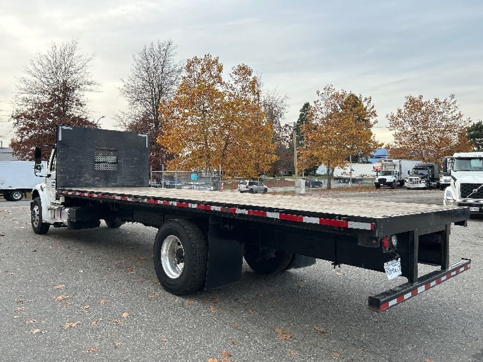 Flatbed Truck-Light and Medium Duty Trucks-Freightliner-2022-M2-Surrey-BC-91,686\n\t\tkm-$ 103,000 - Image 6