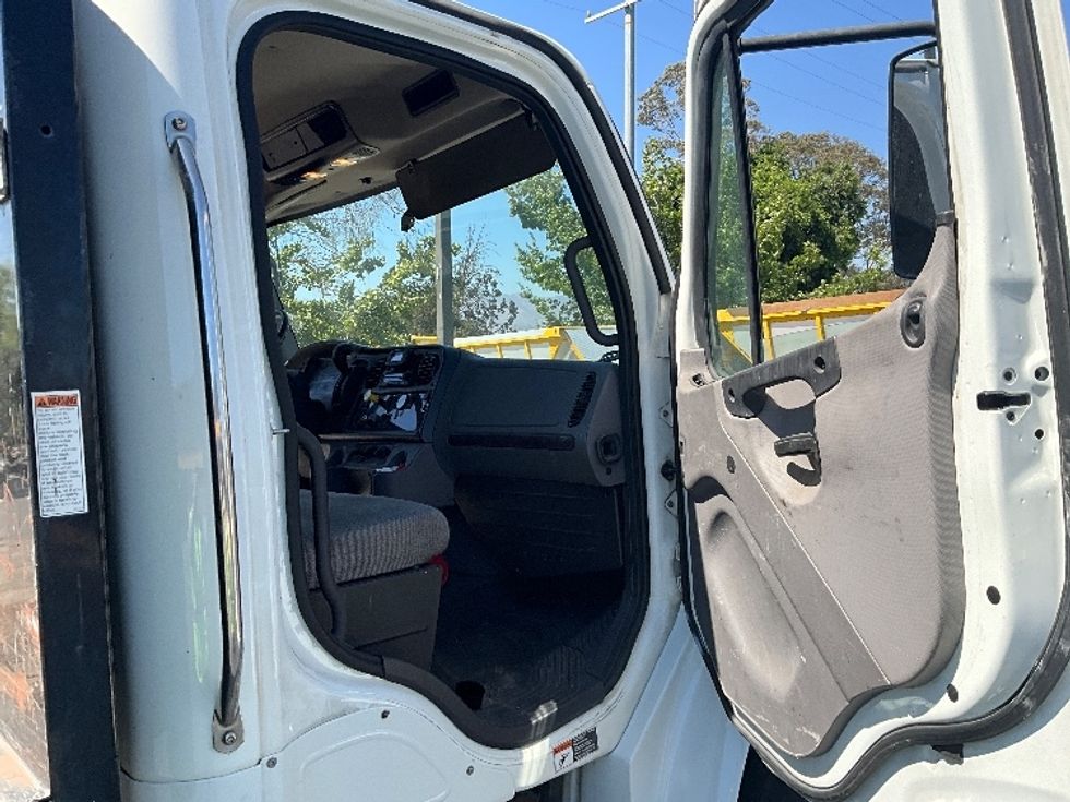 Flatbed Truck-Light and Medium Duty Trucks-Freightliner-2022-M2-Torrance-CA-84,654\n\t\tmiles-$ 72,250 - Image 15