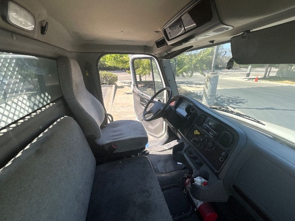 Flatbed Truck-Light and Medium Duty Trucks-Freightliner-2022-M2-Torrance-CA-84,654\n\t\tmiles-$ 72,250 - Image 17