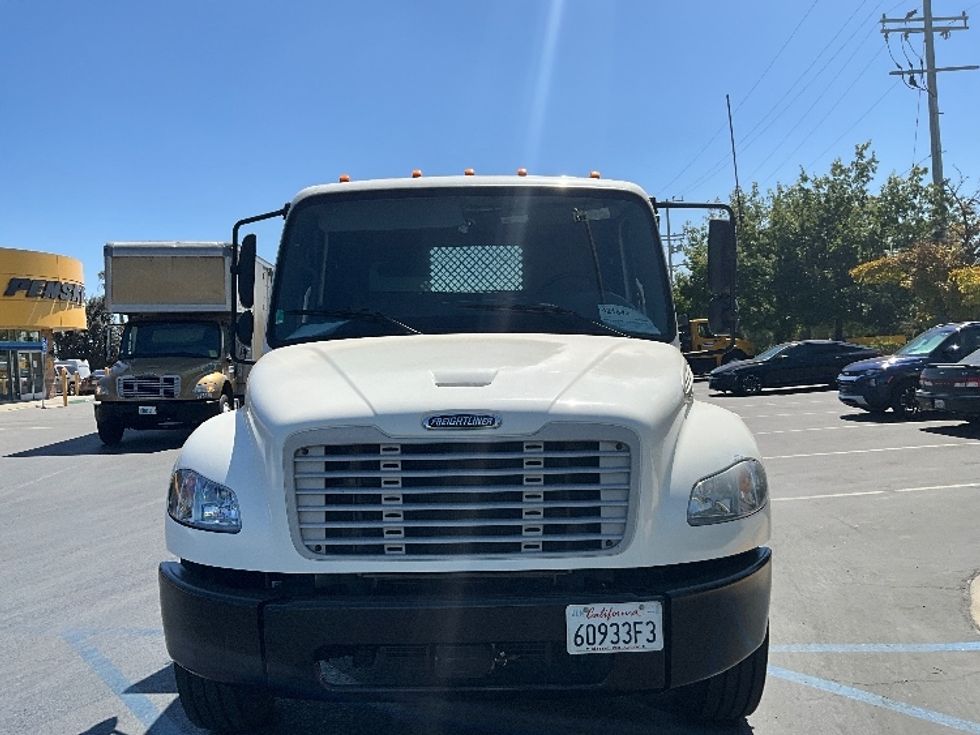 Flatbed Truck-Light and Medium Duty Trucks-Freightliner-2022-M2-Torrance-CA-84,654\n\t\tmiles-$ 72,250 - Image 2