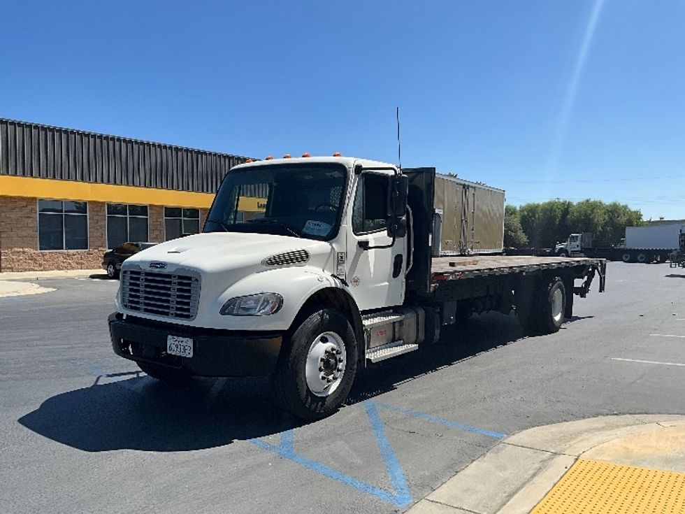 Flatbed Truck-Light and Medium Duty Trucks-Freightliner-2022-M2-Torrance-CA-84,654\n\t\tmiles-$ 72,250 - Image 3