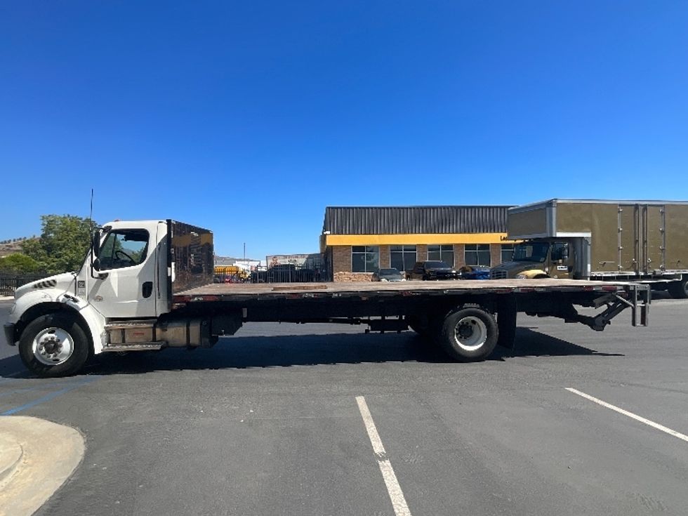 Flatbed Truck-Light and Medium Duty Trucks-Freightliner-2022-M2-Torrance-CA-84,654\n\t\tmiles-$ 72,250 - Image 4