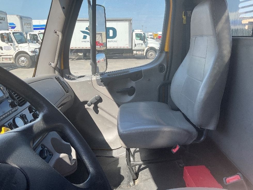 Flatbed Truck-Light and Medium Duty Trucks-Freightliner-2022-M2-Tulsa-OK-122,537\n\t\tmiles-$ 75,500 - Image 14